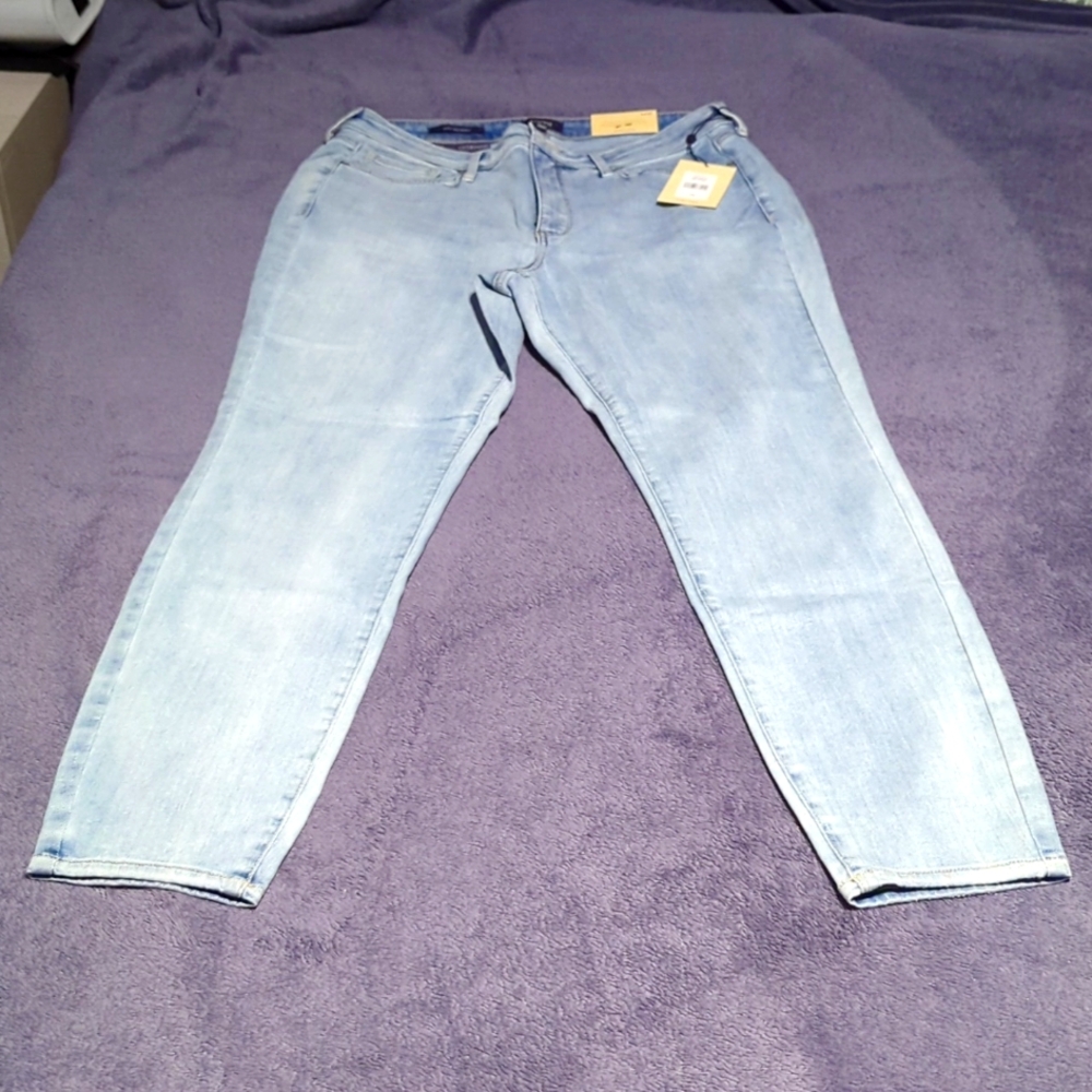 Free shipping- NYDJ Ami Skinny jeans 14W never worn, new with tags